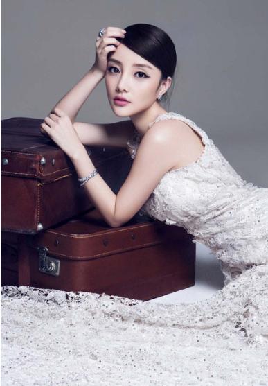 李小璐视频门引争议 懒理坊间种种流言飞语(组图)