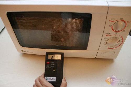 辐射到底有多大?微波炉辐射实际测试